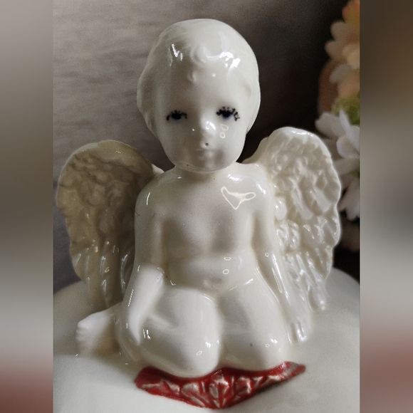 Vintage Valentine Heart Trinket Box Dish With Cherub Angel Ceramic White/Red - Picture 9 of 12